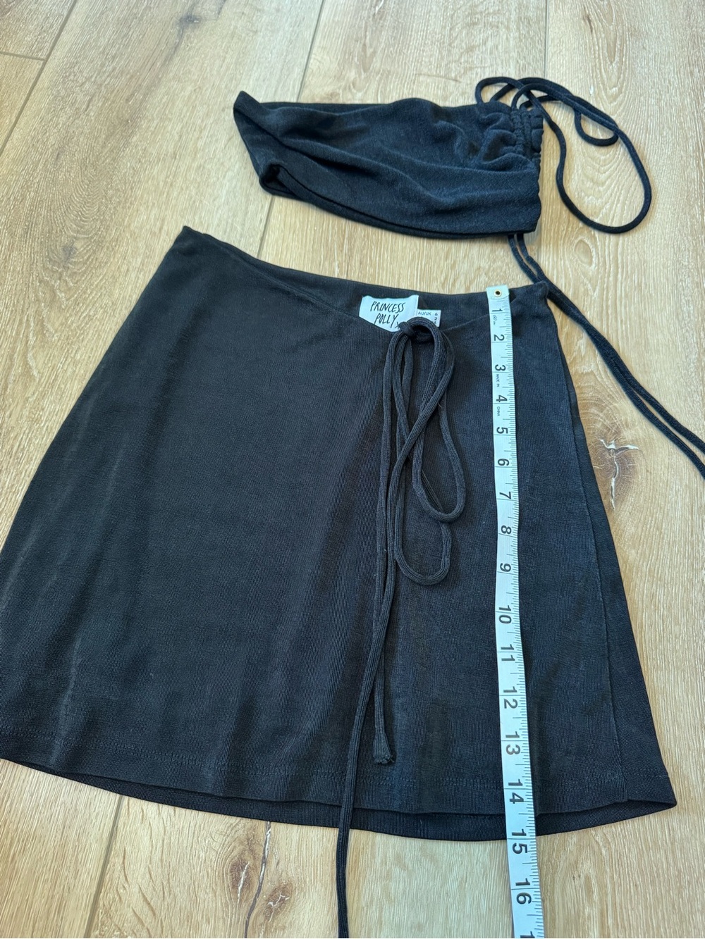Princess Polly Slinky matching set black skirt & top with ties size 2 - Picture 6 of 9